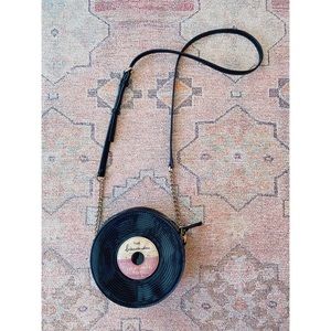 🎵 Kate Spade patent record crossbody bag 🎵